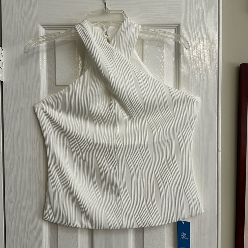 NWT Cupshe white tank top with pattern size Large